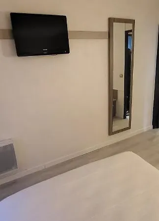 Hotel Crystal Denis Basilique 3*