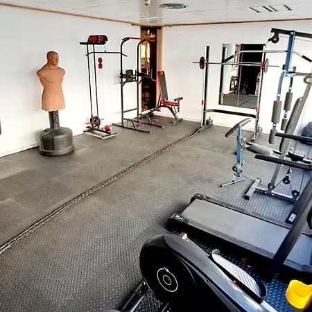 Crystal Denis Basilique Hotel 3*