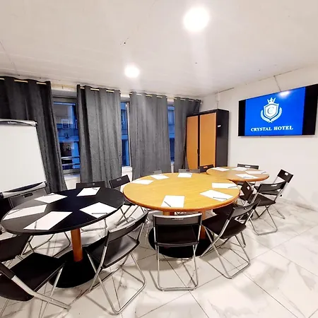 Crystal Denis Basilique Hotel